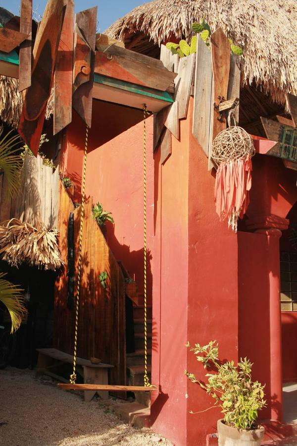 Black Jaguar Hostel Bacalar Exterior photo